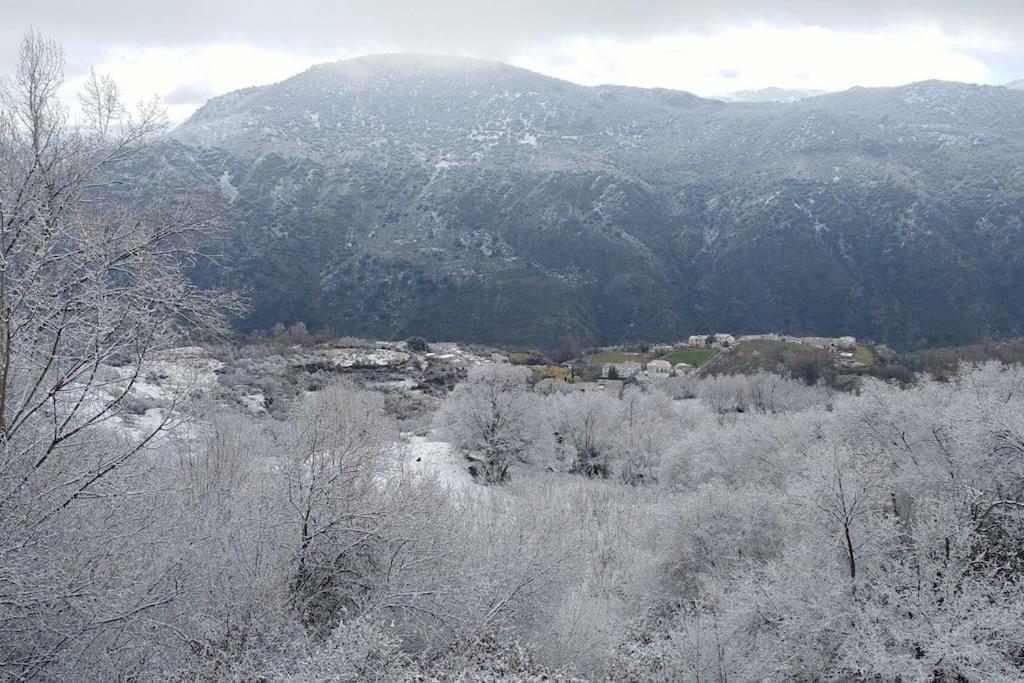 La Casa Rural De Paco Y Ana Pitres Luaran gambar