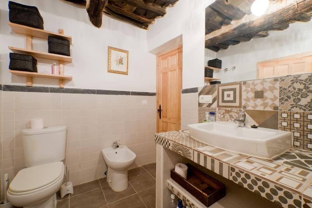 La Casa Rural De Paco Y Ana Pitres Luaran gambar