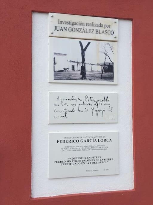 La Casa Rural De Paco Y Ana Pitres Luaran gambar