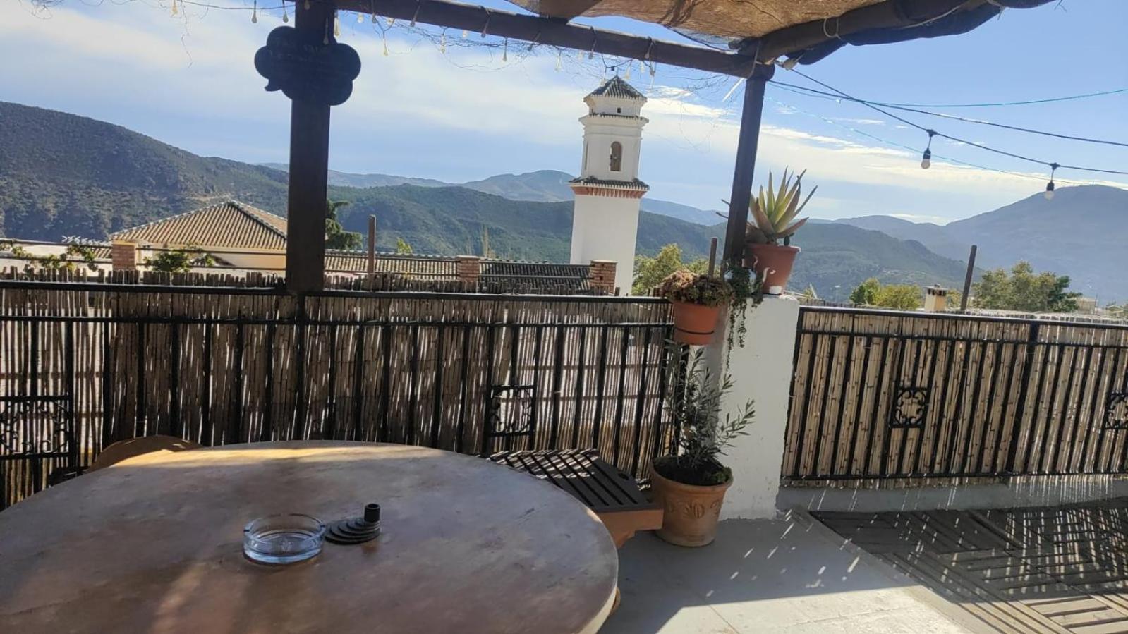 La Casa Rural De Paco Y Ana Pitres Luaran gambar